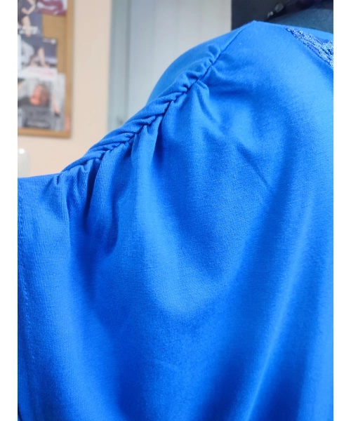 Bluzka z krótkim rękawkiem kimono z koronką na plecach - chabrowa